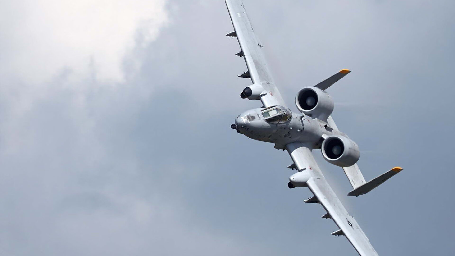 中国足球退役球员经验传承机制与教练角色转换，足球运动员退役当教练